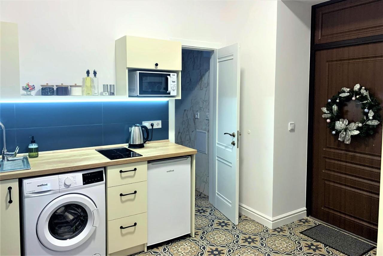 לבוב Iris Apartment On Popovich מראה חיצוני תמונה
