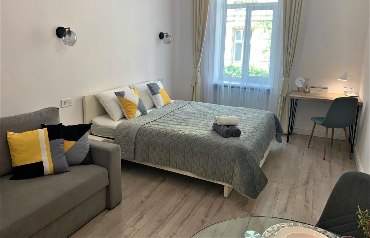 לבוב Iris Apartment On Popovich מראה חיצוני תמונה