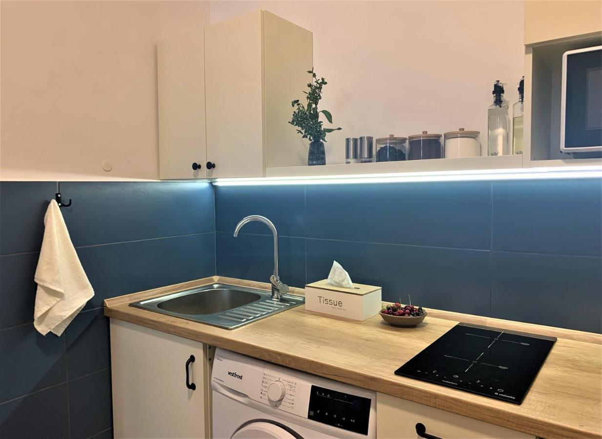 לבוב Iris Apartment On Popovich מראה חיצוני תמונה